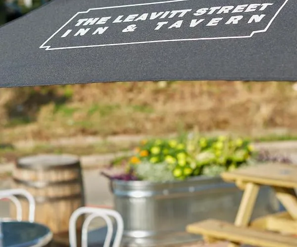 The Leavitt Street & Tavern