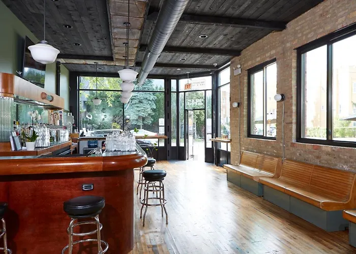 The Leavitt Street & Tavern *